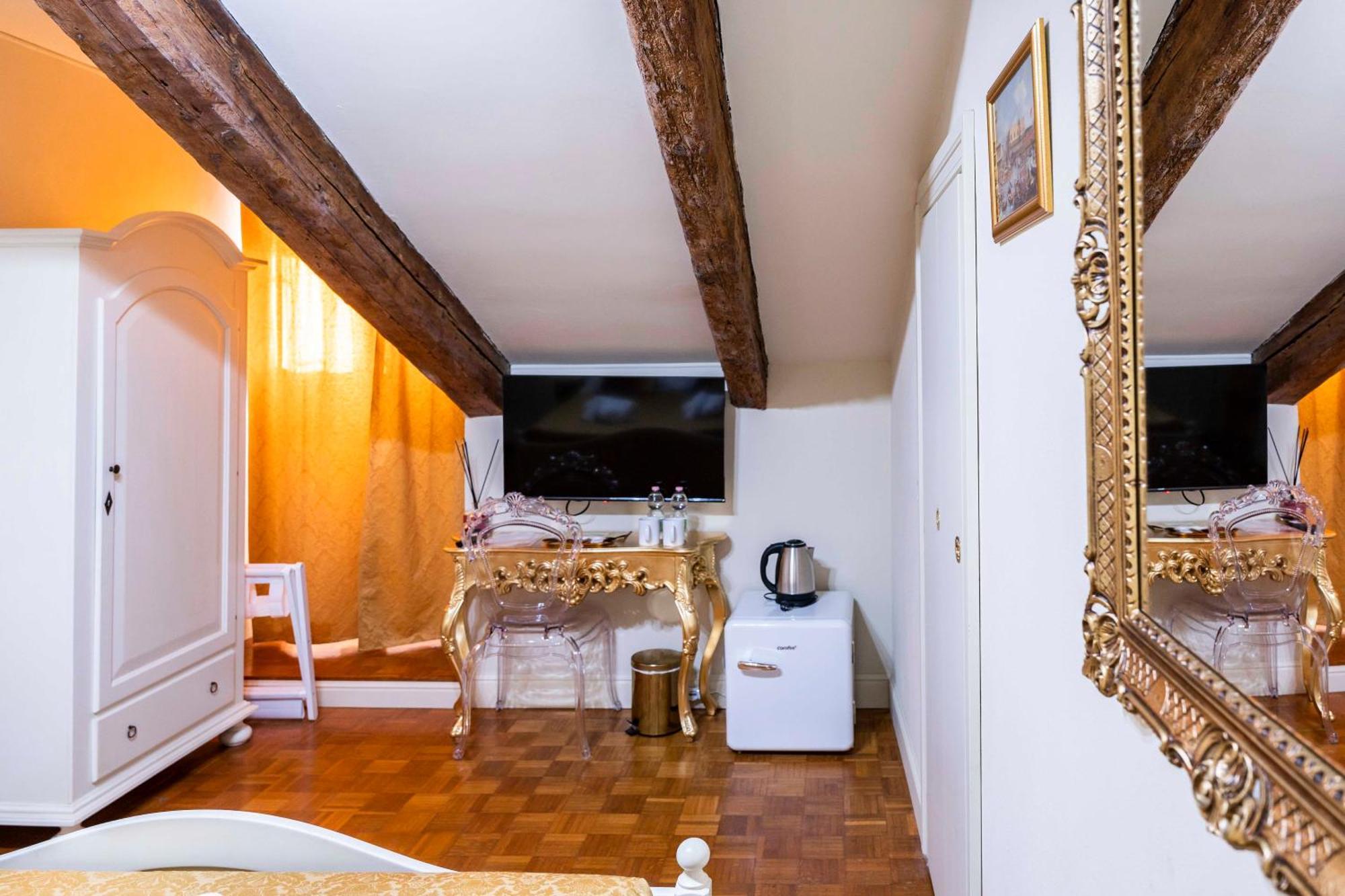 Palazzo Titti Rialto Suites Venice Luaran gambar