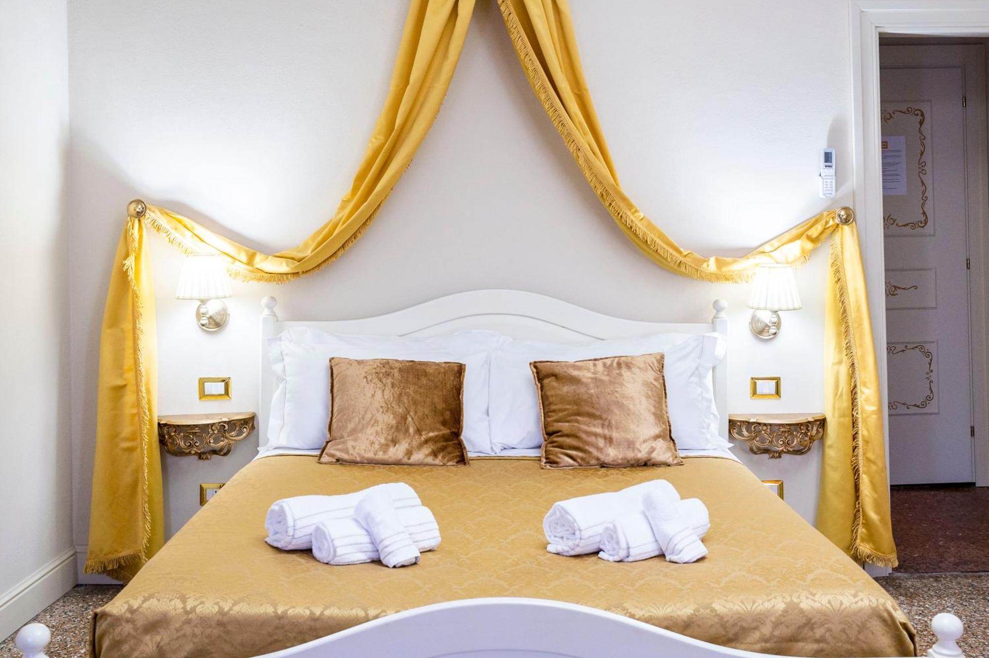 Palazzo Titti Rialto Suites Venice Luaran gambar