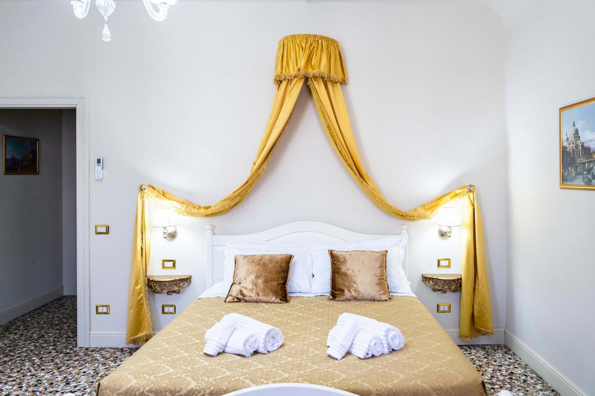 Palazzo Titti Rialto Suites Venice Luaran gambar