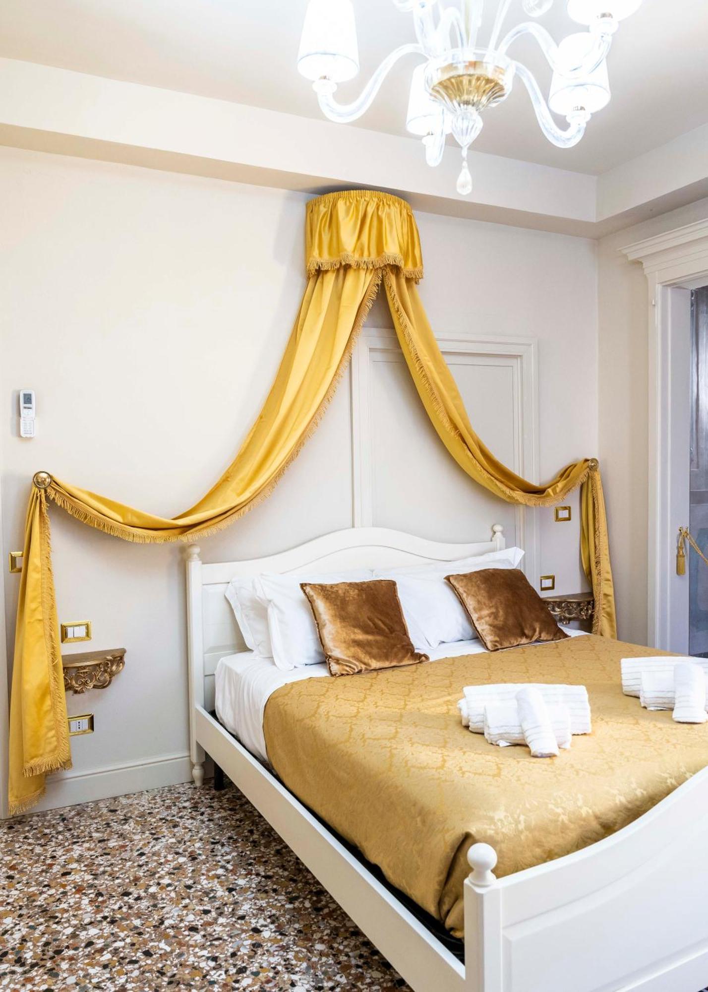 Palazzo Titti Rialto Suites Venice Luaran gambar