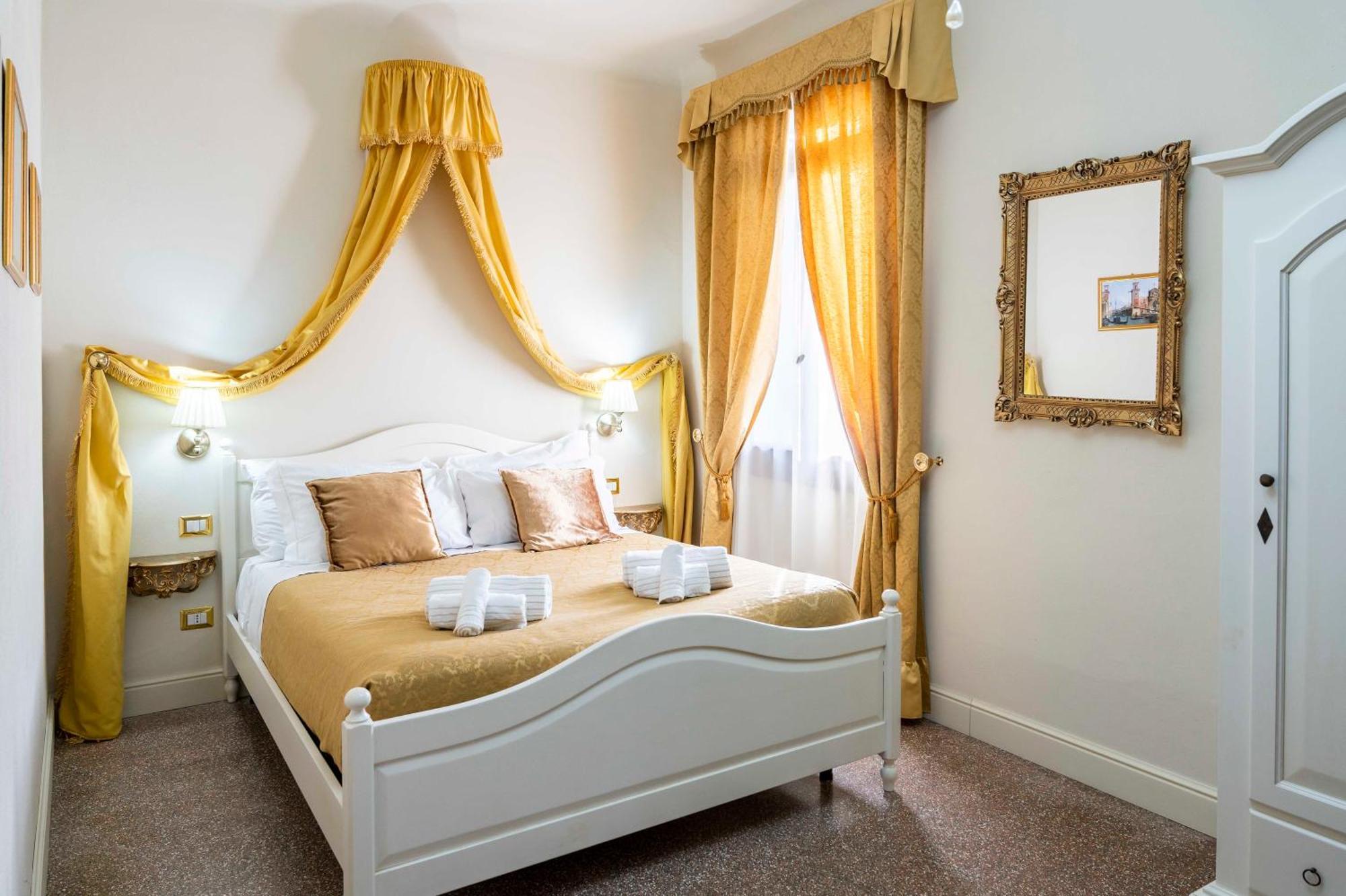 Palazzo Titti Rialto Suites Venice Luaran gambar